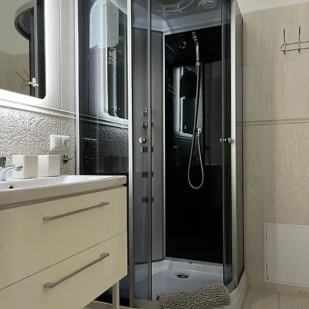 Cozy Apartmant In Oldtown & Free Underground Parking *