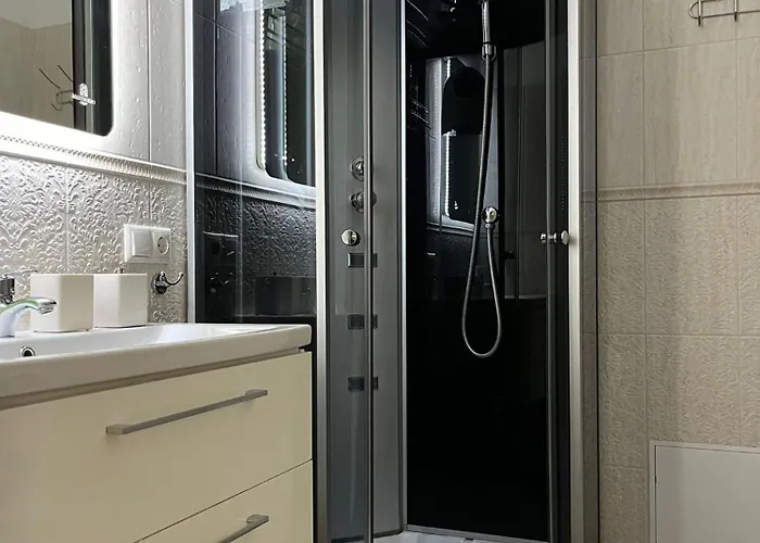 Cozy In Old & Free Underground Parking *